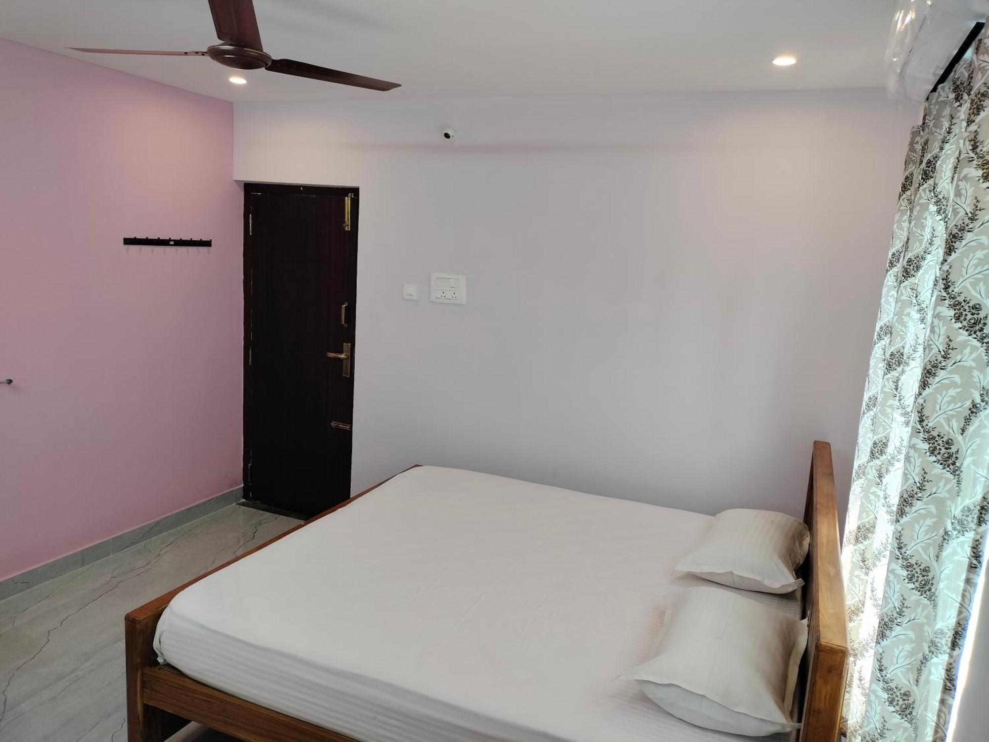 Отель Teja Residency Alandurai Экстерьер фото